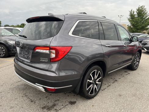 Used 2021 Honda Pilot Touring image 2