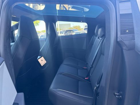 Used 2024 Tesla Cybertruck AWD Crew Cab image 5