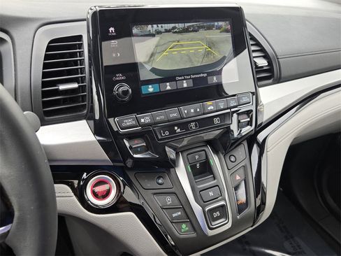 Certified 2023 Honda Odyssey Touring image 23