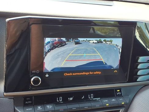 Used 2025 Toyota Camry SE w/ Convenience Package FWD image 18