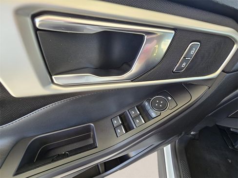 Used 2020 Ford Explorer XLT image 57