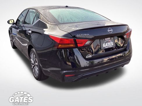 Used 2024 Nissan Altima 2.5 SV AWD/4WD image 7