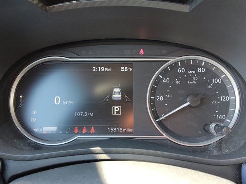 Used 2025 Nissan Versa SV w/ Trunk Package FWD image 23