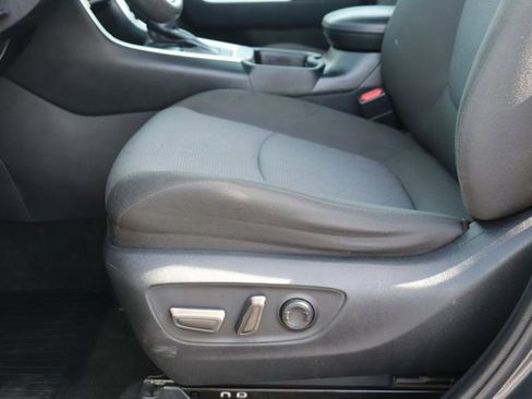 Used 2025 Toyota RAV4 XLE image 11