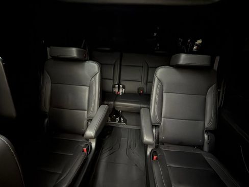 Used 2023 Chevrolet Suburban Z71 w/ Luxury Package image 26