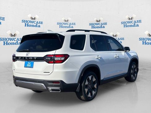 New 2026 Honda Pilot Touring image 3