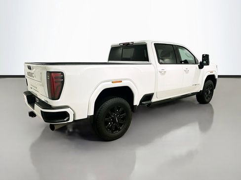 Used 2024 GMC Sierra 2500 AT4 w/ AT4 Premium Plus Package AWD/4WD image 7