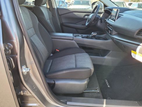 Used 2025 Nissan Rogue SV image 20