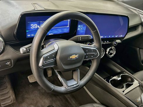 Used 2024 Chevrolet Blazer EV LT AWD/4WD image 18