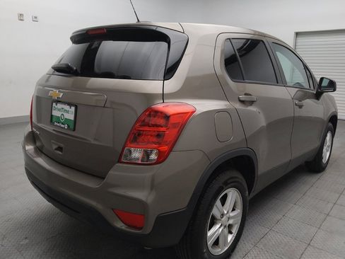 Used 2022 Chevrolet Trax LS w/ Tint and Cruise Package AWD/4WD image 9