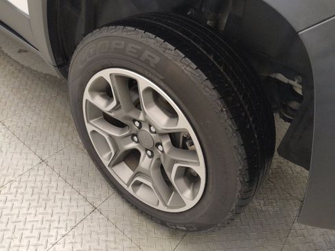 Used 2020 Jeep Cherokee Trailhawk AWD/4WD image 31