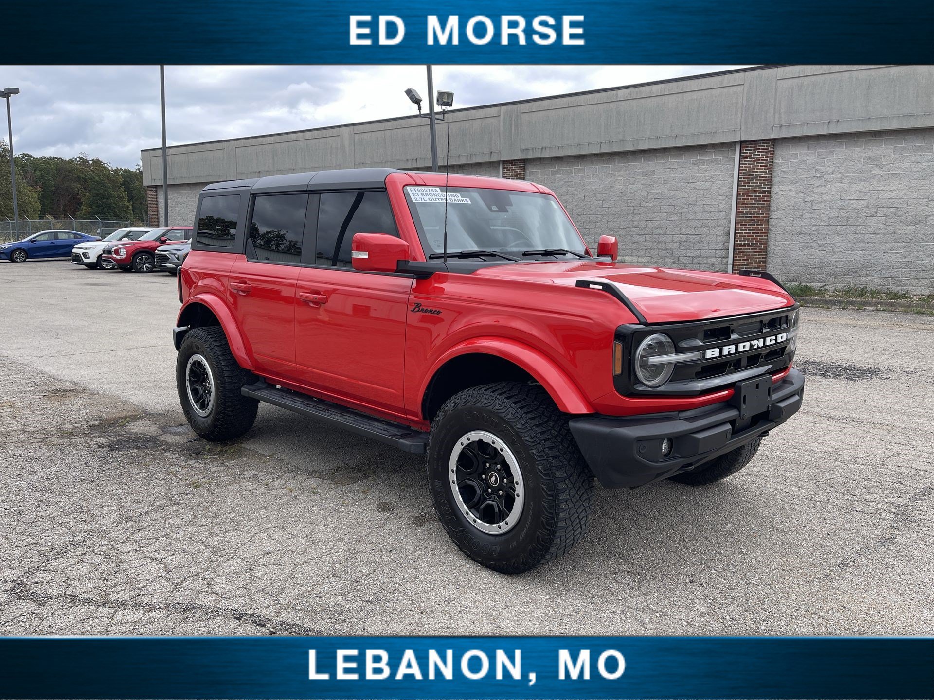 Used 2023 Ford Bronco Outer Banks AWD/4WD image 2
