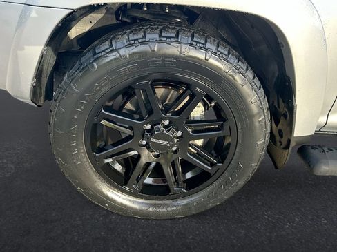 Used 2022 Toyota 4Runner SR5 RWD image 10