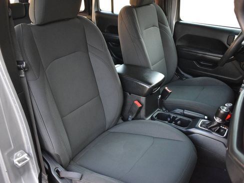 Used 2018 Jeep Wrangler Unlimited Sport AWD/4WD image 21