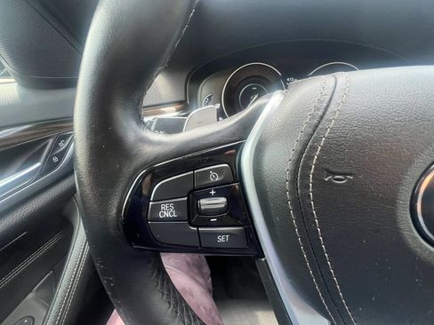 Used 2019 BMW 530e xDrive w/ Convenience Package image 18