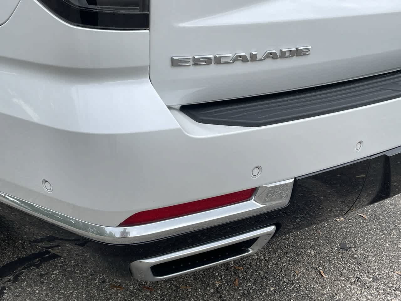 Certified 2025 Cadillac Escalade Premium Luxury w/ LPO, Floor Liner Package AWD/4WD image 45