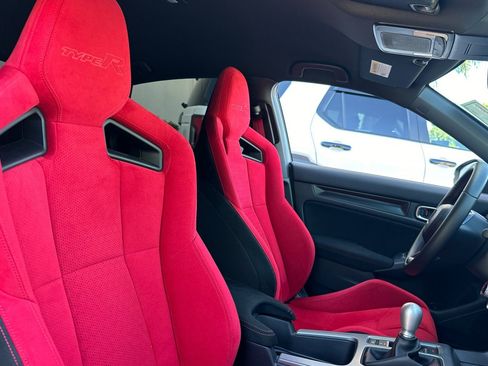 Used 2025 Honda Civic Type R image 32