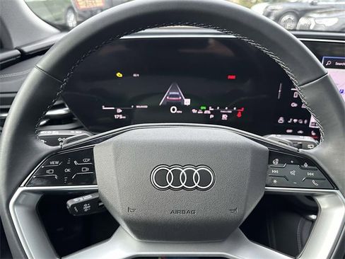 Certified 2025 Audi Q5 Premium Plus w/ Premium Plus image 24