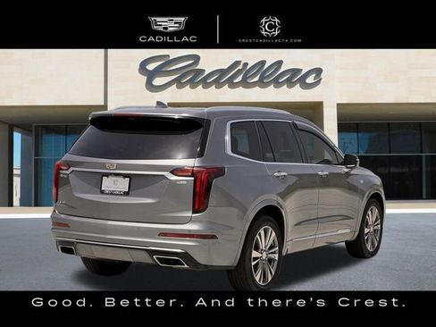 Used 2021 Cadillac XT6 Premium Luxury FWD image 3