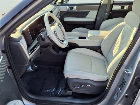 Used 2025 Hyundai Santa Fe SEL FWD image 21