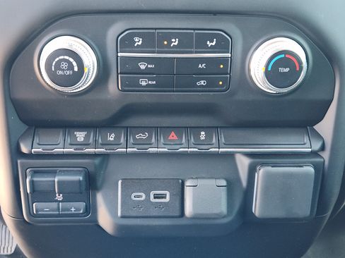 Used 2024 GMC Sierra 2500 Pro w/ Convenience Package AWD/4WD image 19