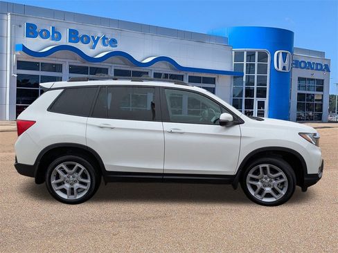 Certified 2024 Honda Passport EX-L image 6