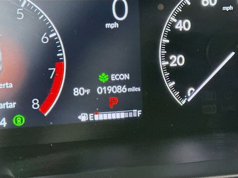 Certified 2024 Honda HR-V LX image 9