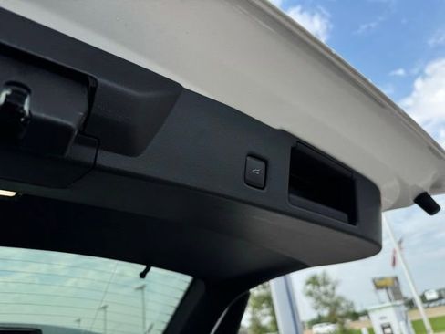 New 2025 Ford Escape SE w/ PHEV Premium Package image 36