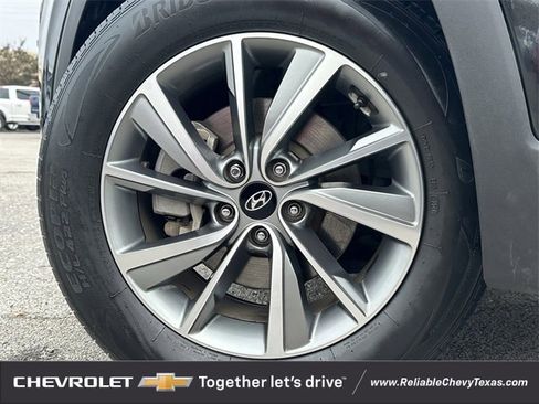 Used 2020 Hyundai Santa Fe SEL w/ Convenience Package image 9