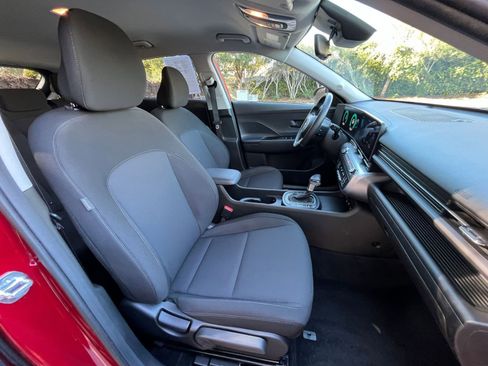 Used 2025 Hyundai Kona SEL image 36