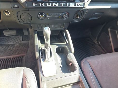 Used 2025 Nissan Frontier SV RWD image 18