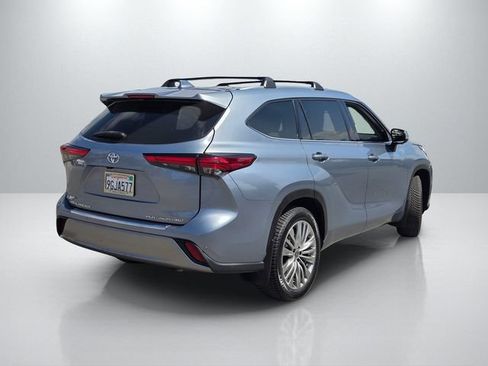 Used 2023 Toyota Highlander Platinum AWD/4WD image 4