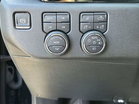 Certified 2025 Chevrolet Silverado 1500 High Country w/ Midnight Edition AWD/4WD image 18