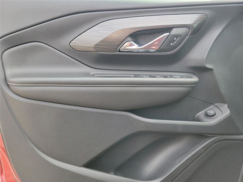 Used 2023 GMC Terrain SLE w/ Driver Convenience Package image 20