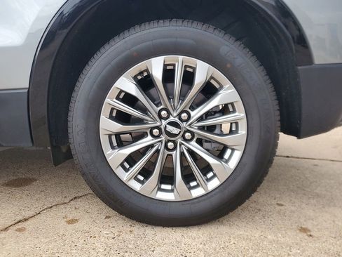 Used 2025 Cadillac XT4 Premium Luxury FWD image 7