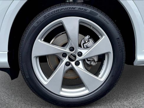 New 2025 Audi Q5 Premium Plus AWD/4WD image 13