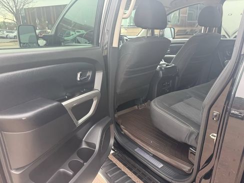 Used 2017 Nissan Titan SV AWD/4WD image 21