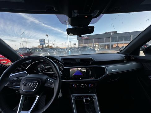 Used 2025 Audi Q3 2.0T Premium image 17