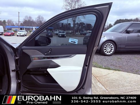 Used 2023 BMW 740i RWD image 18