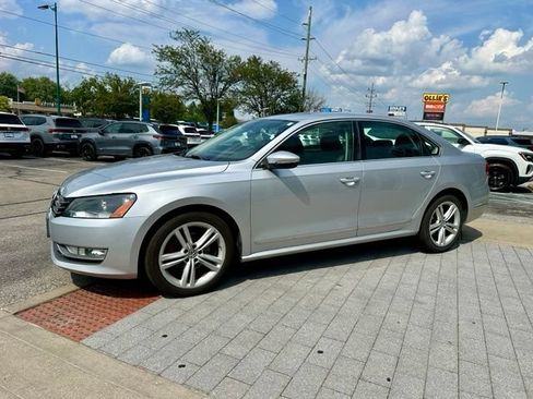 Used 2012 Volkswagen Passat TDI SEL Premium FWD image 3