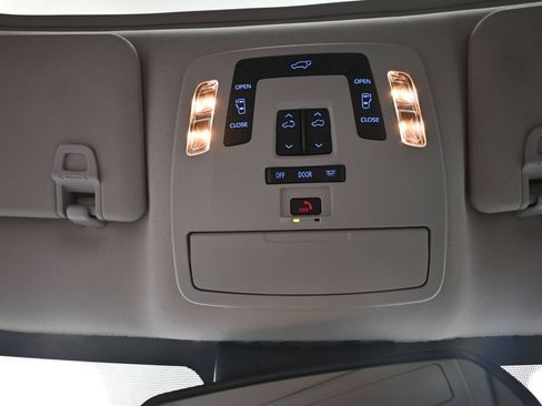 Used 2022 Toyota Sienna XLE AWD/4WD image 31