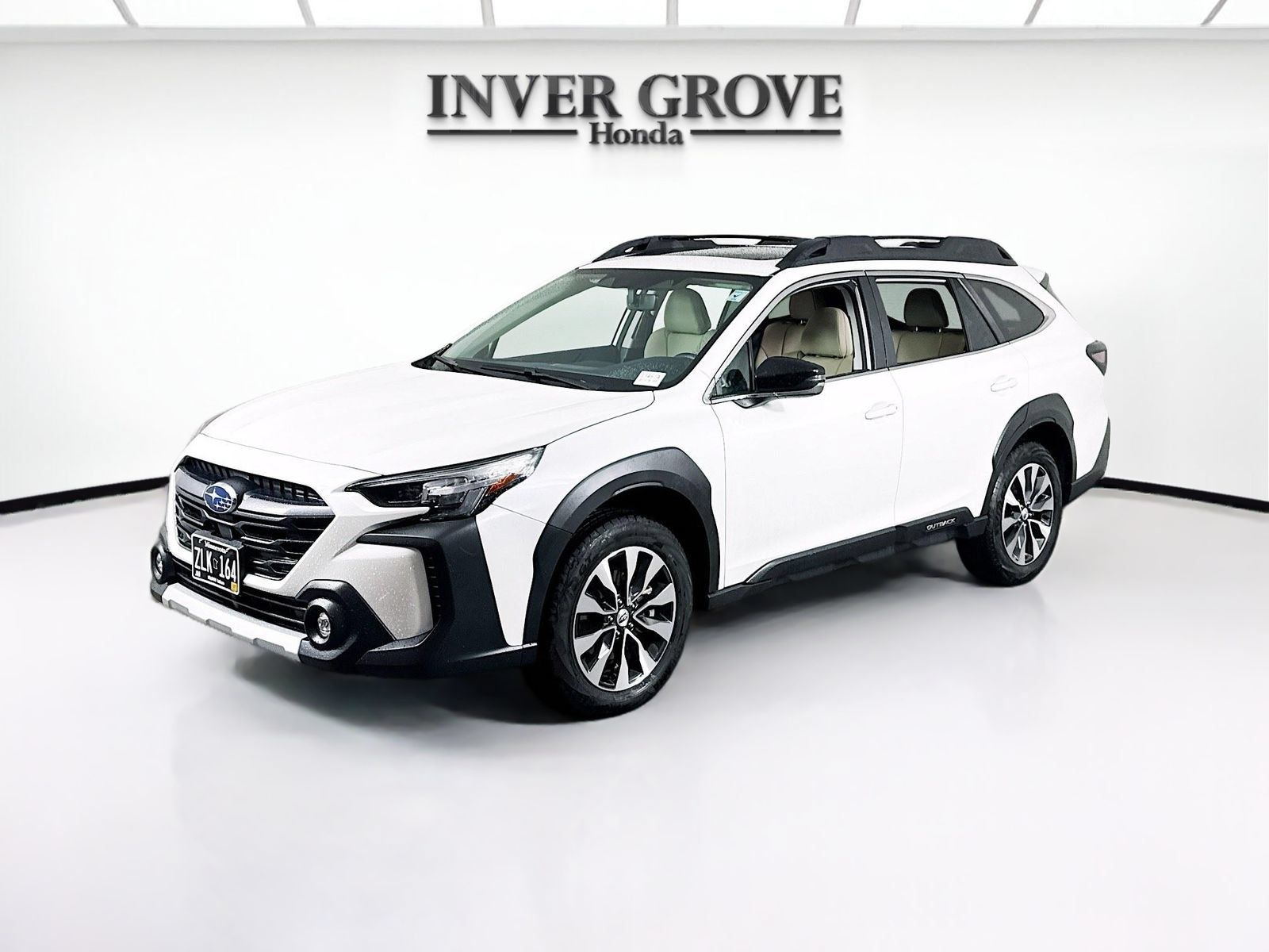 Used 2025 Subaru Outback Limited w/ Tech Package 3 AWD/4WD image 1