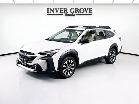 Used 2025 Subaru Outback Limited w/ Tech Package 3 AWD/4WD image 1