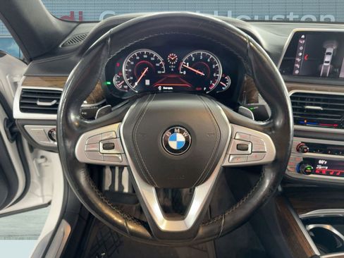 Used 2019 BMW 740i w/ Executive Package image 18