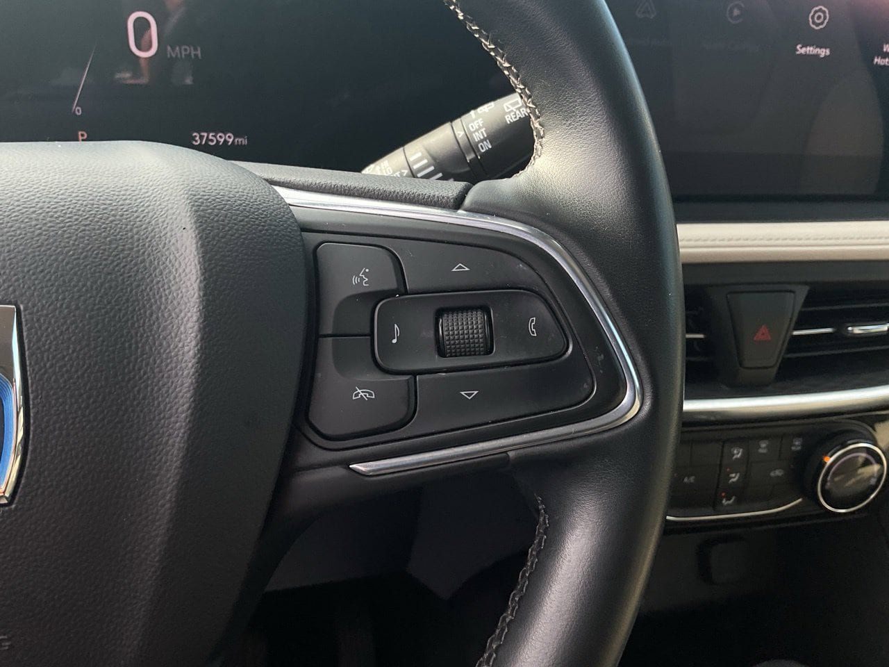 Used 2024 Buick Encore GX Sport Touring FWD image 33