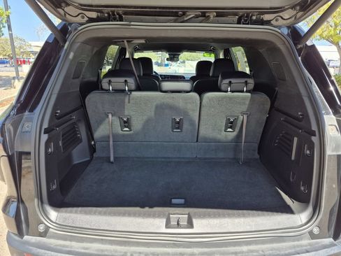 Certified 2025 Chevrolet Traverse LT FWD image 23