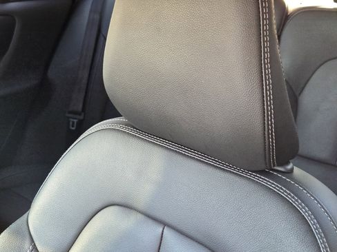 Used 2024 Volvo XC40 B5 Core image 23