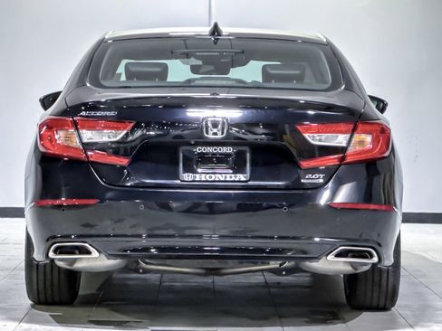Used 2020 Honda Accord Touring image 9