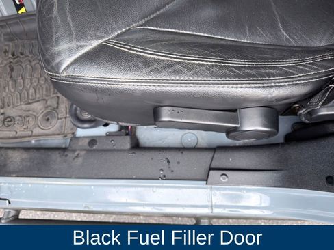 Used 2014 Jeep Wrangler Unlimited Rubicon image 26