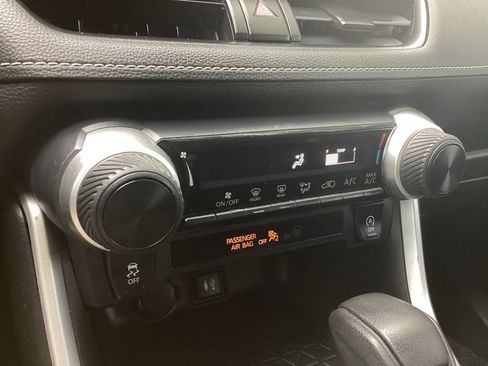 Used 2019 Toyota RAV4 LE w/ All Weather Liner Package AWD/4WD image 14